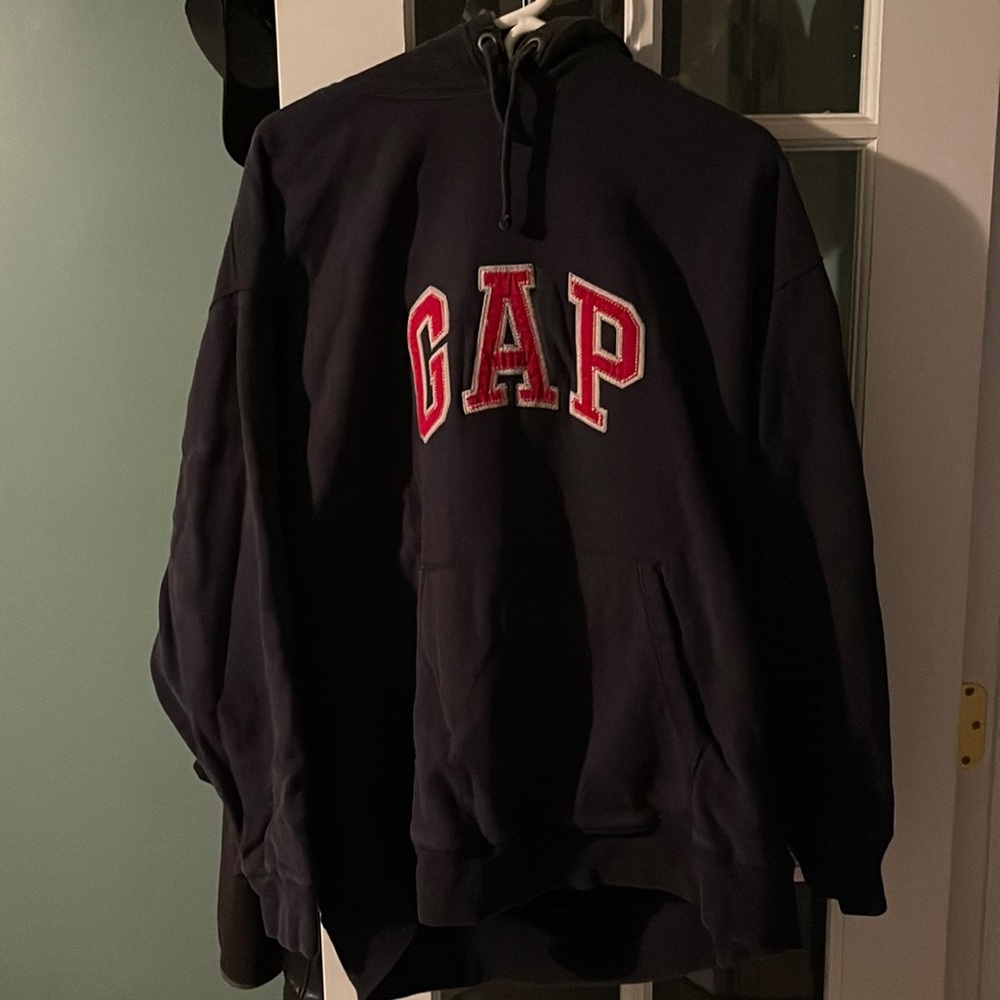 GAP sweatshirt